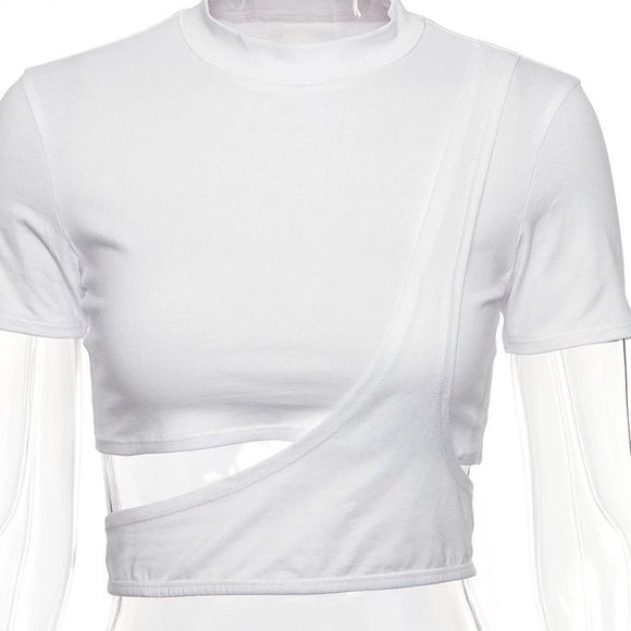 NWT Trendy White Crop Top with Cutout Detail - Picture 4 of 5